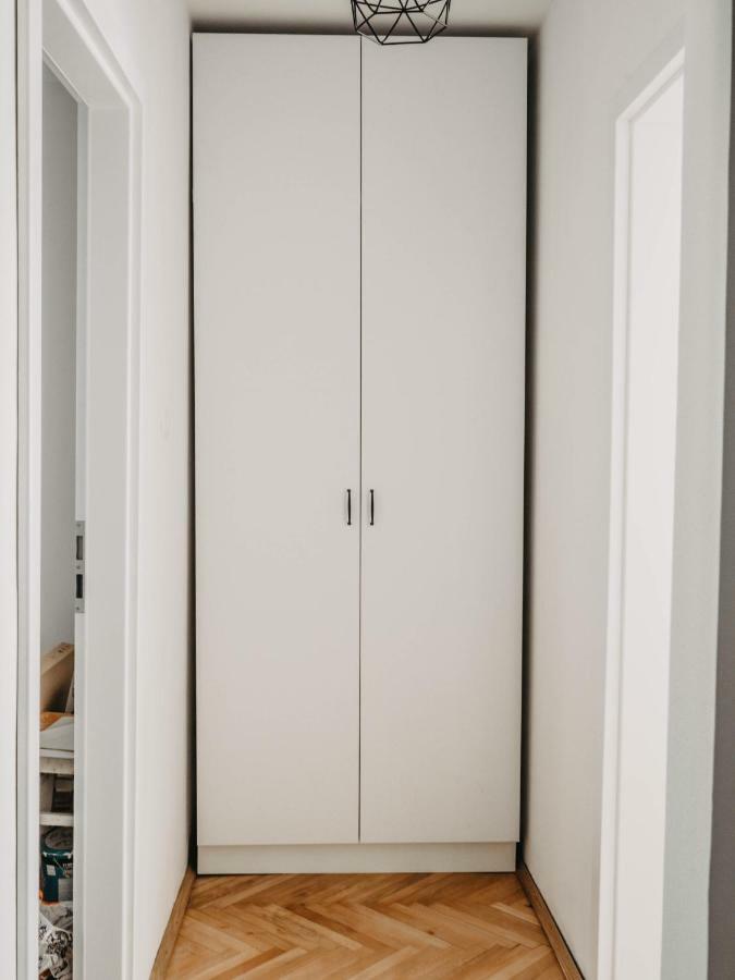 Business And Travel Central Apartment Timisoara Bagian luar foto